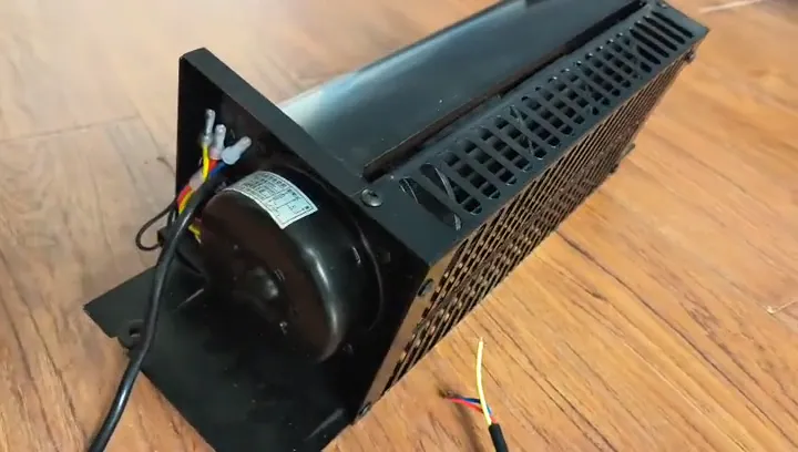Cross-flow ventilation fan for lift cabins